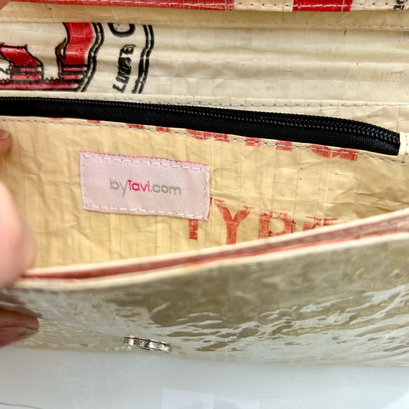 NWOT* TAVI RECYCLED FEED SACK WALLET - Picture 12 of 12